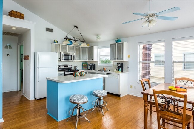 Photo - 16530 Bermuda Way