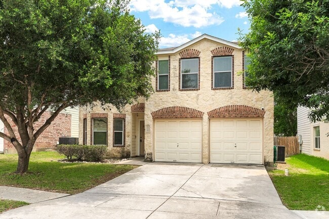 Building Photo - Two-Story Rental with Prime Location and H...