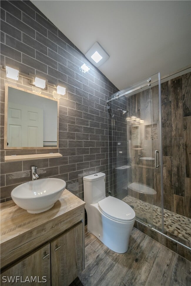 Photo - 390 35th Ave NE