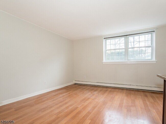 Photo - 48 Elm St Unit E