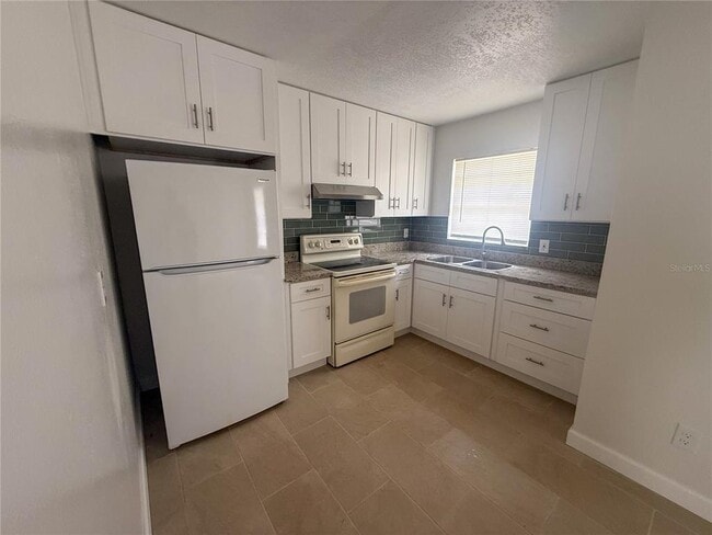 Photo - 7517 Lakeshore Dr