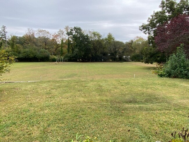 Photo - 122 Keown Rd SE