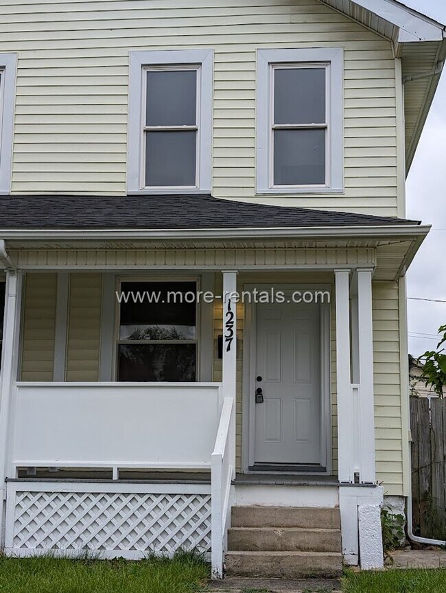 1237-1239 Atcheson St