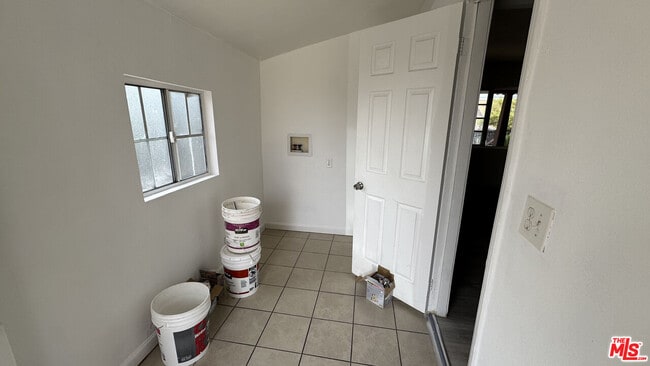 Photo - 1582 Ricardo St