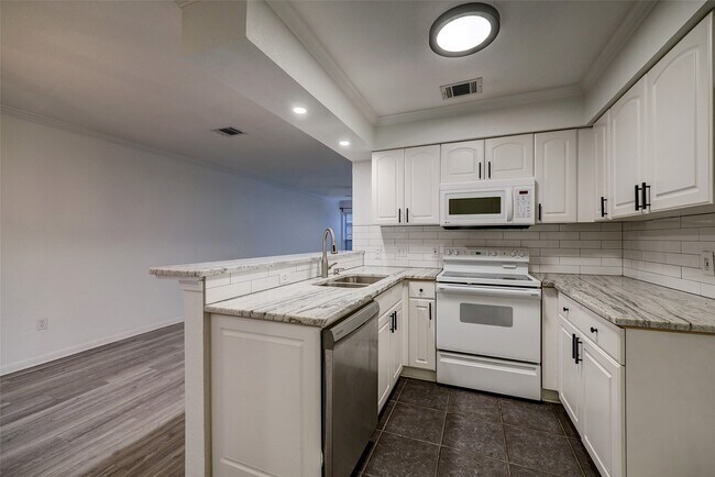 Photo - 2513 Bering Dr Unit 7