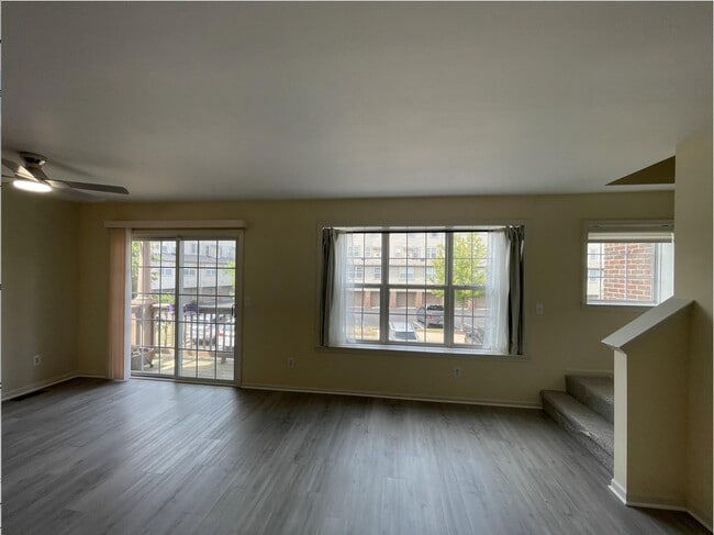 2806 Barclay Wy
