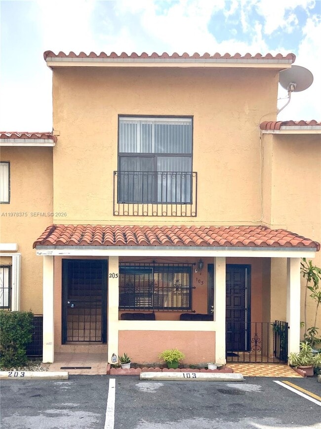 Building Photo - 2740 W 62nd St Unit 203