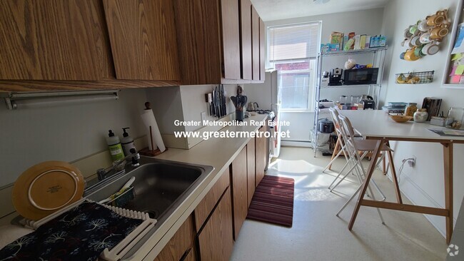 Building Photo - 207 Salem St Unit 4 Rental