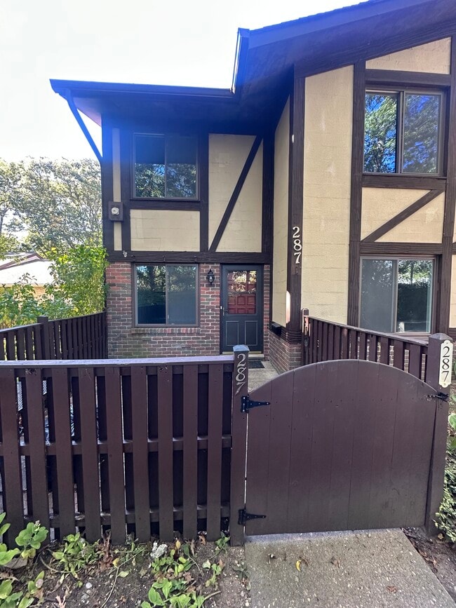Photo - 287 Sagamore Hills Dr