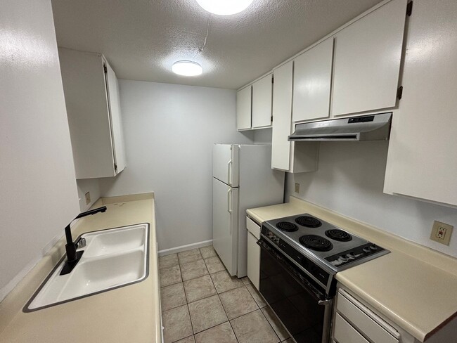 Photo - FREE DECEMBER RENT! Rosemont Condo - Spacious & Updated 2-Bed, 1-Bath Condo with In-Unit Laundry! Unit 109