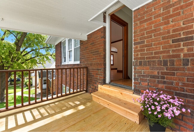 Photo - 828 N 41st Ave