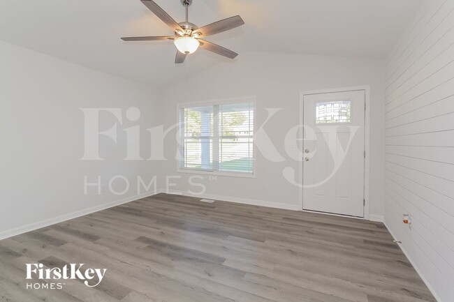 Photo - 1213 Carolyn Ave