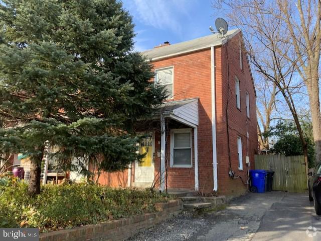 Building Photo - 300 S Veitch St Rental