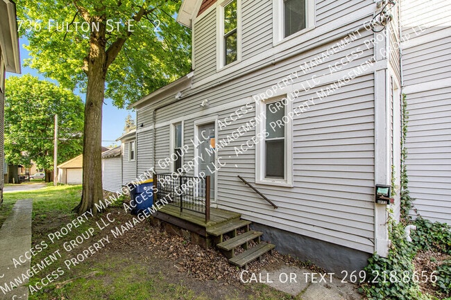 Photo - 736 Fulton St E