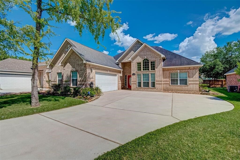Photo - 110 Monterrey Rd W