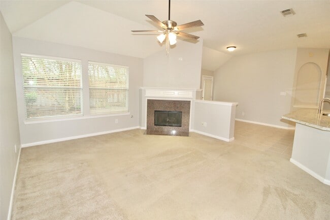 Photo - 915 Rock Springs Dr