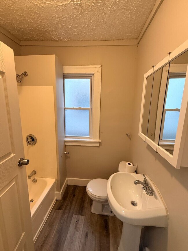 Photo - 3645 E 146th St Unit Down