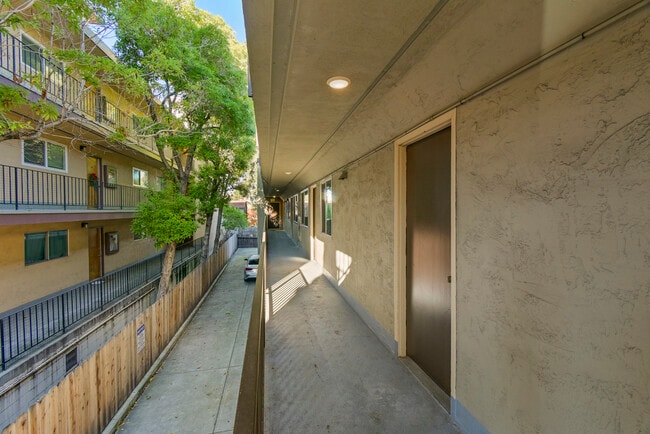 Photo - 2025 Francisco St.