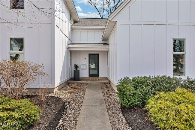 Photo - 18 Granite St