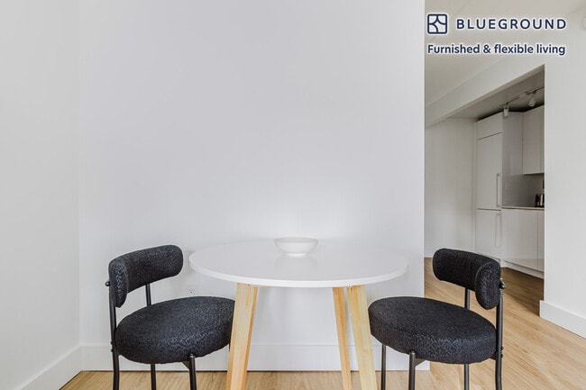 Photo - 160 W 24 St Unidad FL16-ID1636