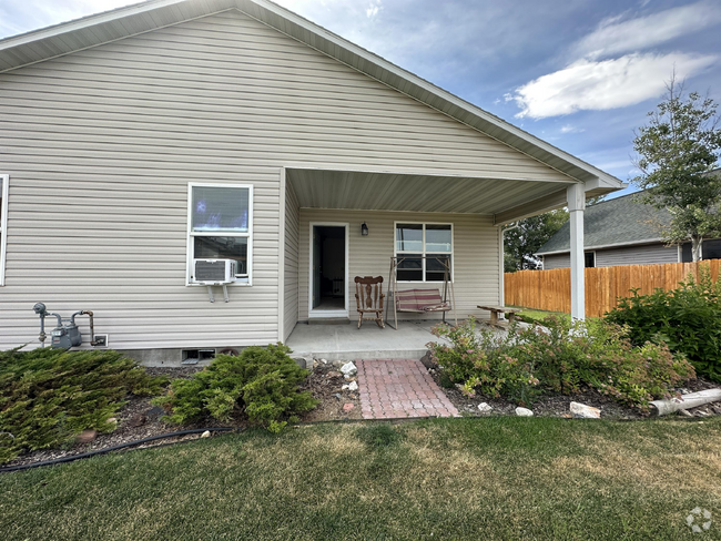 Building Photo - Beautiful home in Twin Bridges!