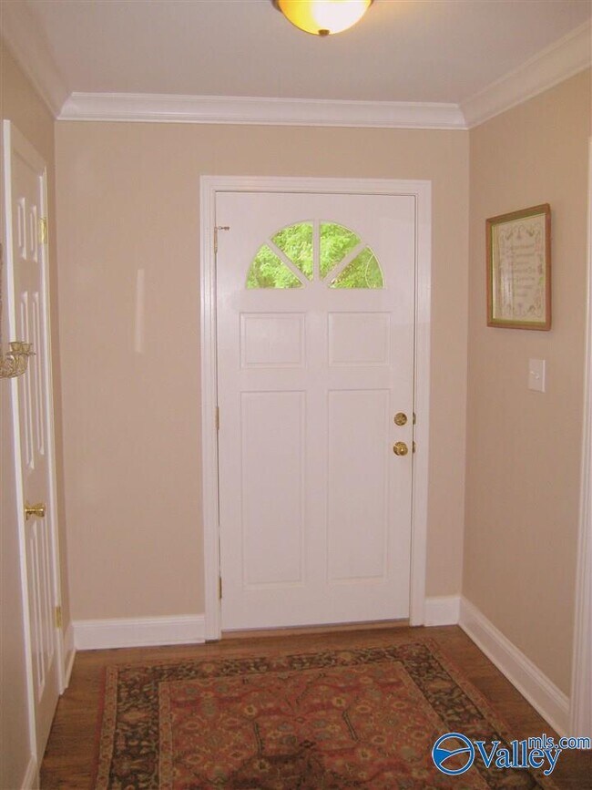 Photo - 4000 Garth Rd SE