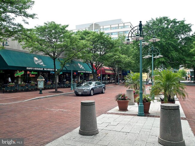 Photo - 3279 S Stafford St Unit B1