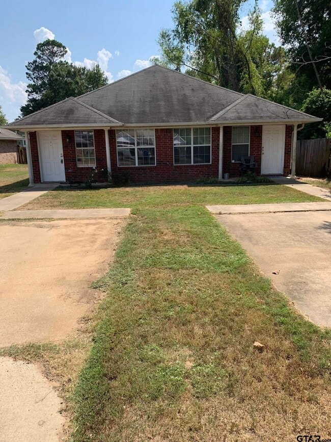 Photo - 113 Elm Creek Dr