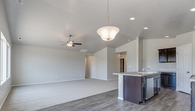 Photo - Coming Soon !!! Great location, 3 bedroom ...