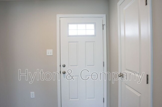 Photo - 208 Lorraine Dr