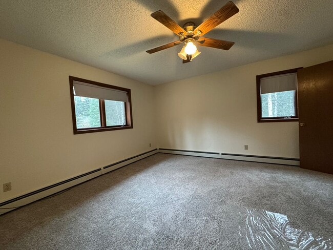 Photo - 5 Bedroom, 3 Bathroom, 2 Car Garage in North Pole - FUEL INCLUDED!