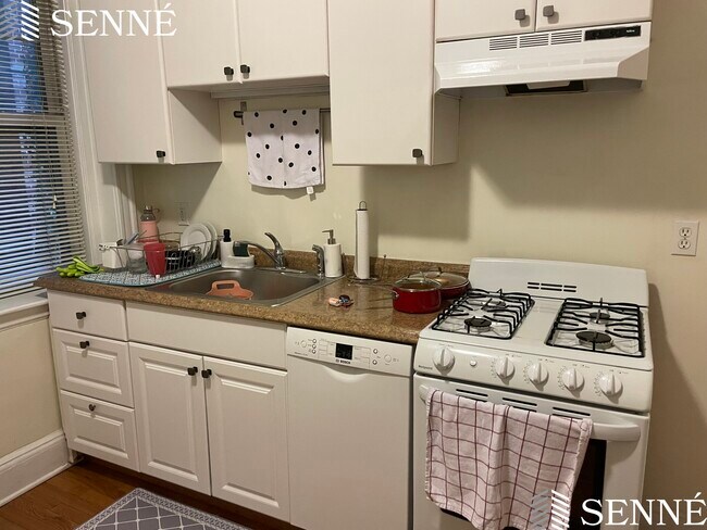 Photo - 1697 Cambridge St Unit 3