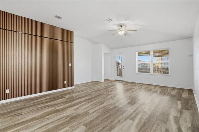 Photo - 19040 Kimberlite Dr