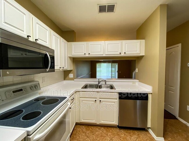 Photo - 30305 Lacledes Ln