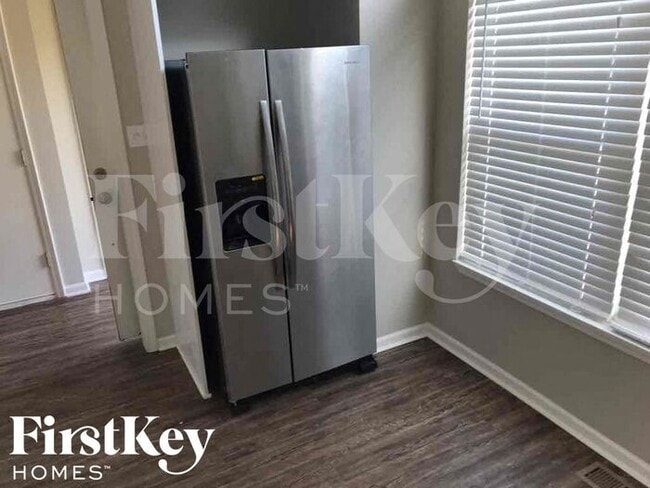 Photo - 1611 Cooper Dr