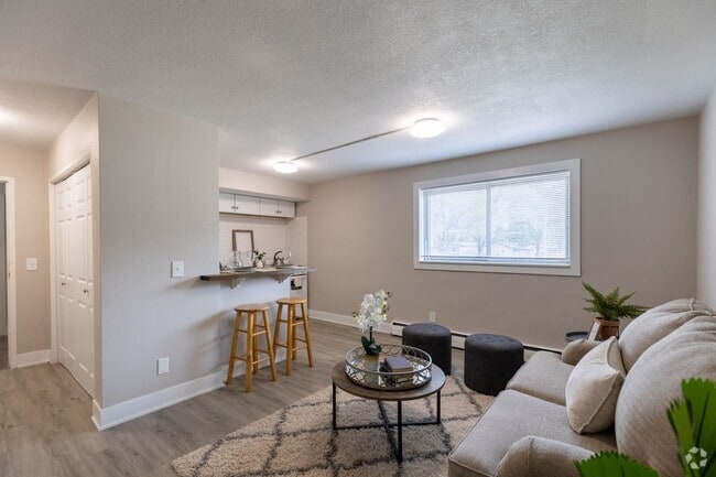 Building Photo - Highland Park Apartments; Renovated Deluxe... Unit 1216 E Seneca Avenue-3