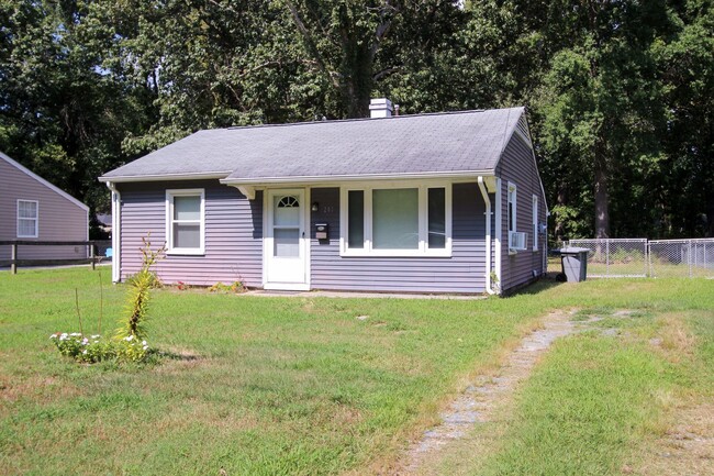 Photo - 207 Beverly St