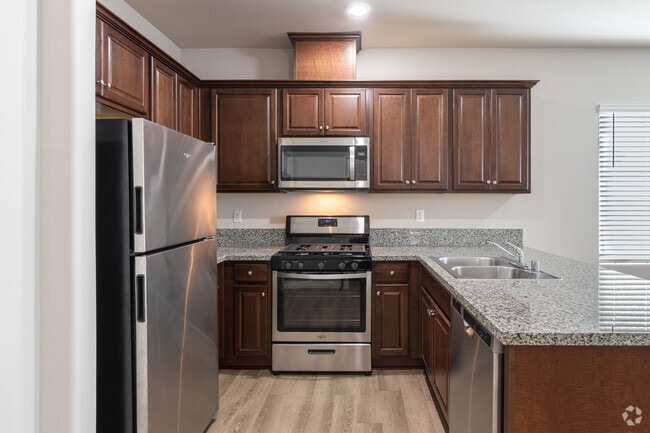 3BR, 2BA - 1,204SF