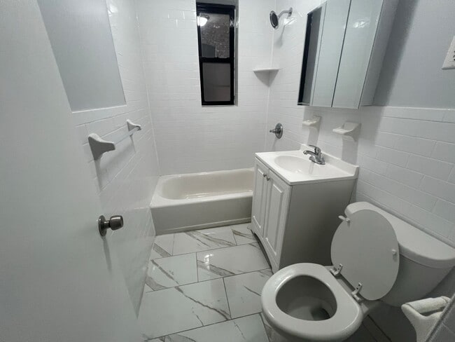 Hummingbird Heights 320