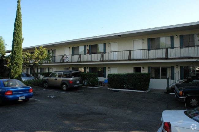 152- 1825 Chapala LLC