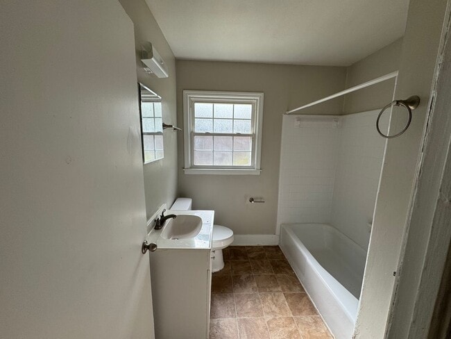 Photo - 3432 Washburn Ave