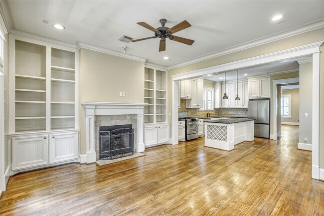 Photo - 632 W 17th St