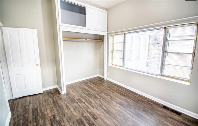 Photo - 320 N 40th St