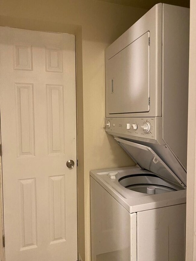 Photo - Charming One Bedroom, One Bath Unit in Tacoma!!