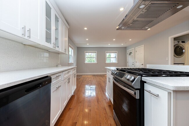 Photo - 1495 Hyde Park Ave Unit 1