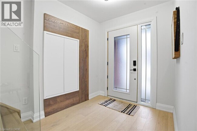 Photo - 108 Greenshire Dr