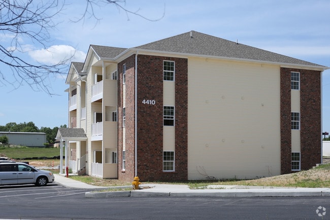 Photo - Captiva Crossing Apartments