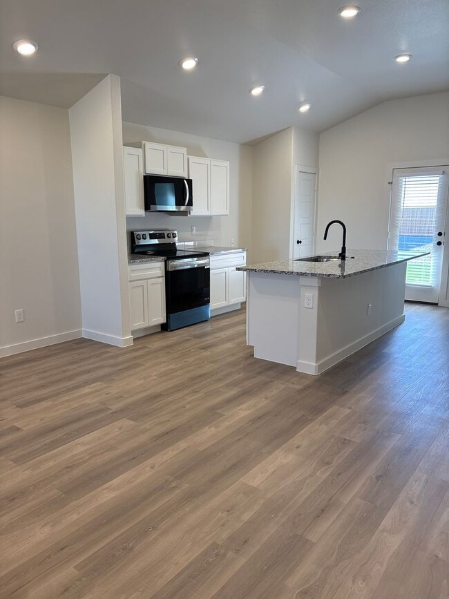 Photo - $500 OFF first months rent ask us today!!!! Willowbend for the Holidays!