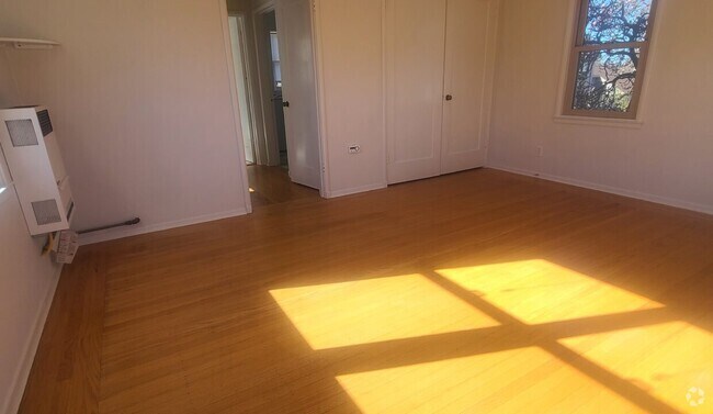 Building Photo - 1707 Sacramento St Unit 1 Rental