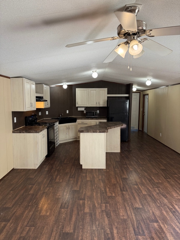 Photo - 202 Evelyn Ave